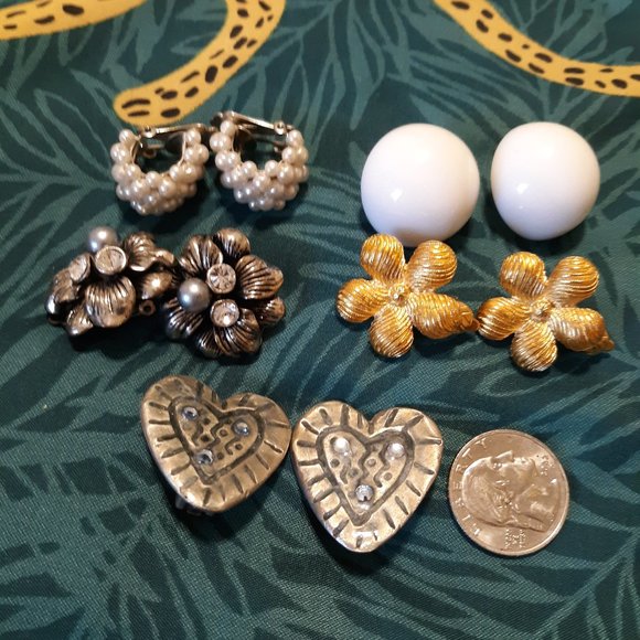Vintage clip Earrings Lot 5 pair - Picture 1 of 8